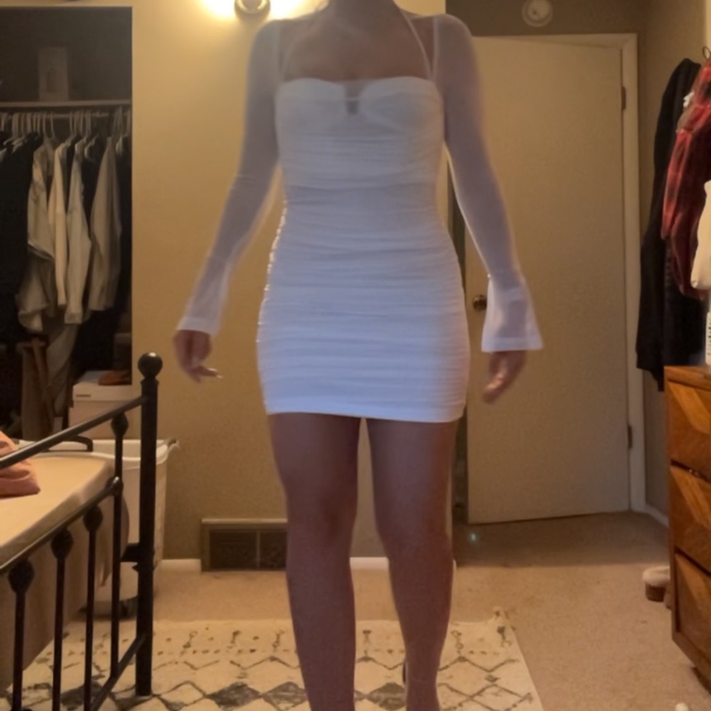 Hello Molly “that girl goals” mini dress - Picture 2 of 2